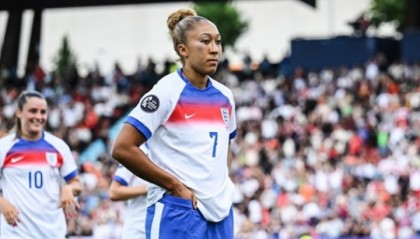 暴力美学劳伦-詹姆斯1v2内切世界波破门 助英格兰女足4-0完胜